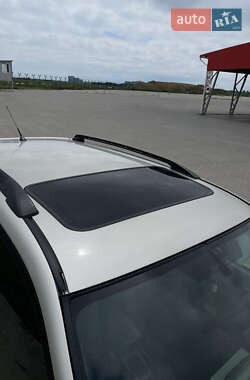 Внедорожник / Кроссовер Toyota RAV4 2002 в 