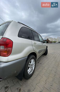 Внедорожник / Кроссовер Toyota RAV4 2002 в 