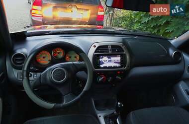 Позашляховик / Кросовер Toyota RAV4 2002 в Львові