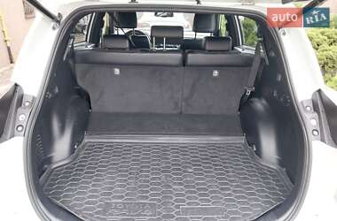 Внедорожник / Кроссовер Toyota RAV4 2018 в 