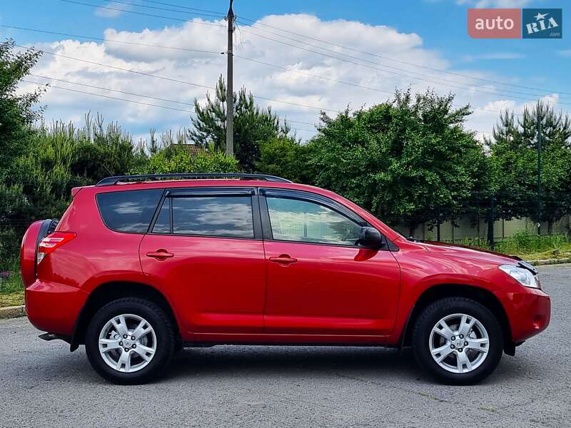 Позашляховик / Кросовер Toyota RAV4 2012 в Хмельницькому