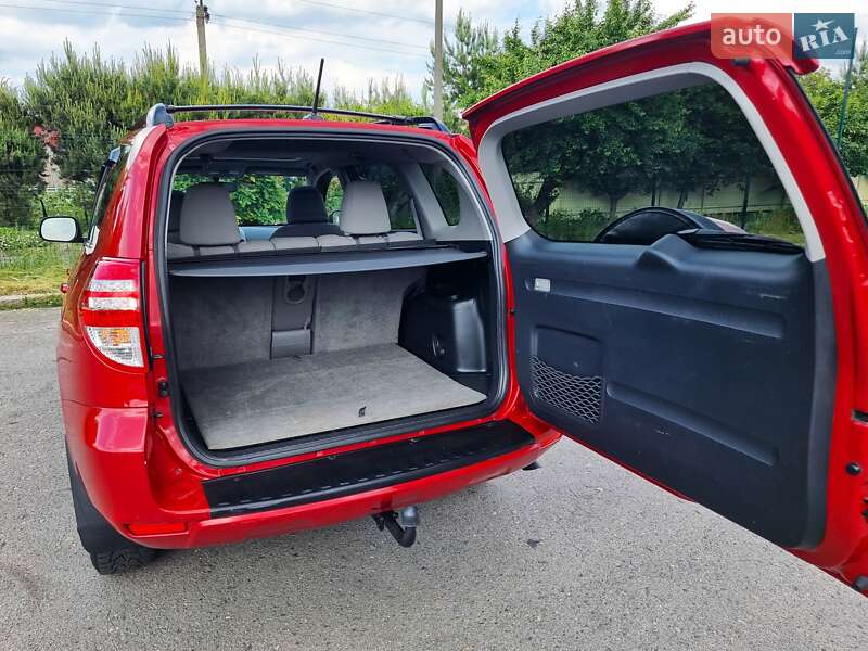 Позашляховик / Кросовер Toyota RAV4 2012 в Хмельницькому