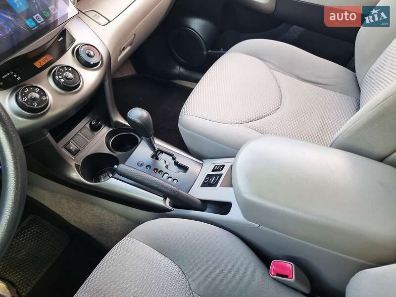 Позашляховик / Кросовер Toyota RAV4 2012 в Хмельницькому