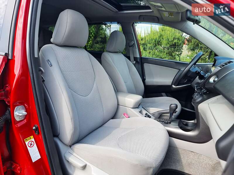Позашляховик / Кросовер Toyota RAV4 2012 в Хмельницькому