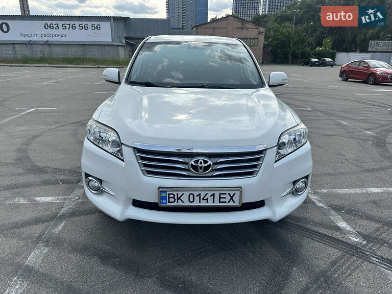Внедорожник / Кроссовер Toyota RAV4 2010 в Киеве