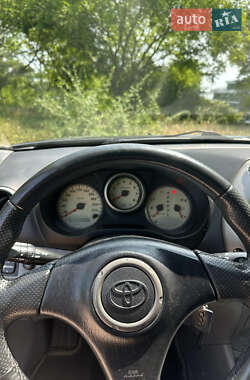 Внедорожник / Кроссовер Toyota RAV4 2002 в 