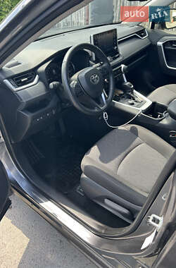 Внедорожник / Кроссовер Toyota RAV4 2022 в 