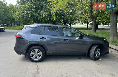 Внедорожник / Кроссовер Toyota RAV4 2022 в 