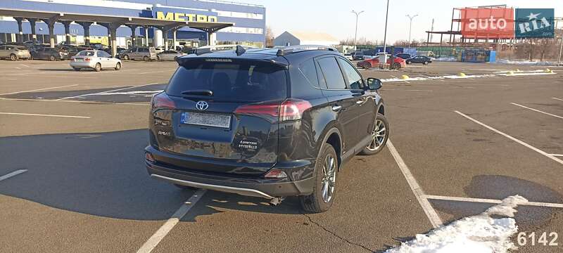 Позашляховик / Кросовер Toyota RAV4 2017 в Києві