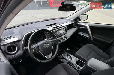Внедорожник / Кроссовер Toyota RAV4 2017 в 