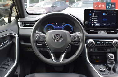 Внедорожник / Кроссовер Toyota RAV4 2023 в 