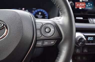 Внедорожник / Кроссовер Toyota RAV4 2023 в 