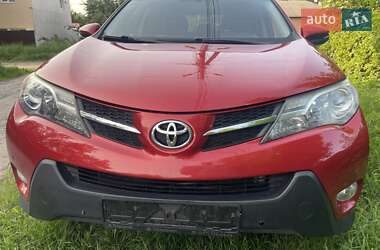 Внедорожник / Кроссовер Toyota RAV4 2015 в 