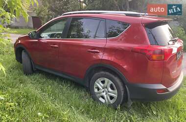 Внедорожник / Кроссовер Toyota RAV4 2015 в 