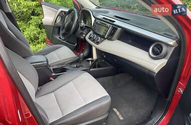 Внедорожник / Кроссовер Toyota RAV4 2015 в 