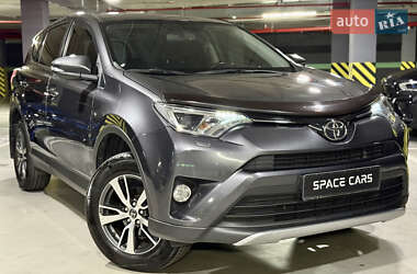 Позашляховик / Кросовер Toyota RAV4 2017 в Києві