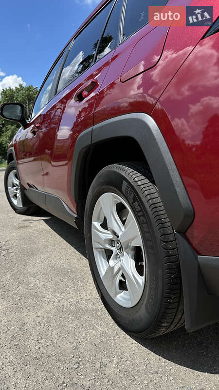 Внедорожник / Кроссовер Toyota RAV4 2019 в Киеве