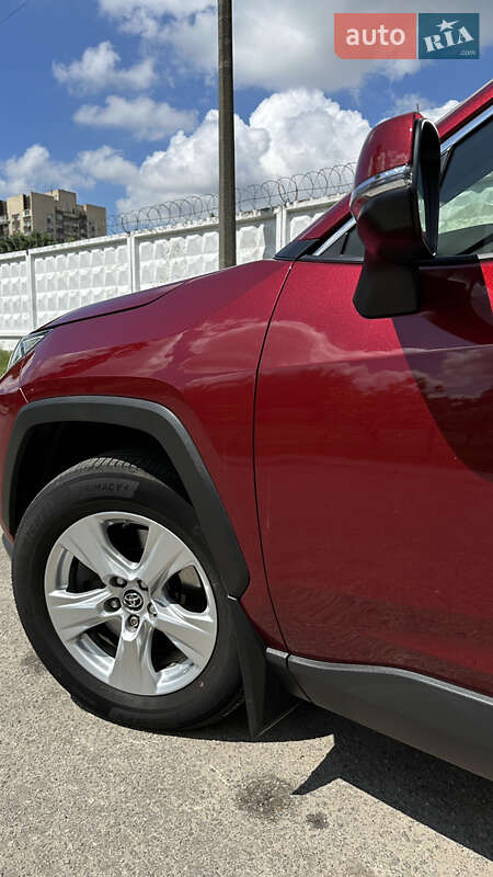 Внедорожник / Кроссовер Toyota RAV4 2019 в Киеве
