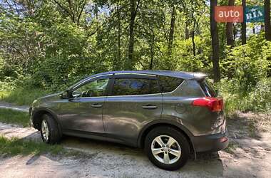 Внедорожник / Кроссовер Toyota RAV4 2013 в 