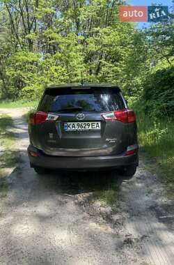 Внедорожник / Кроссовер Toyota RAV4 2013 в 