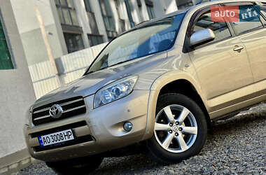 Позашляховик / Кросовер Toyota RAV4 2007 в 