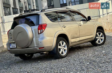 Позашляховик / Кросовер Toyota RAV4 2007 в 