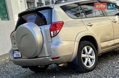 Позашляховик / Кросовер Toyota RAV4 2007 в 