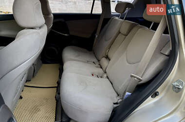 Позашляховик / Кросовер Toyota RAV4 2007 в 