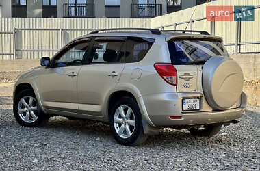 Позашляховик / Кросовер Toyota RAV4 2007 в 