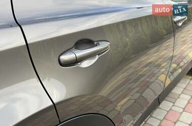 Позашляховик / Кросовер Toyota RAV4 2013 в 