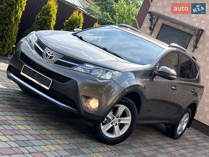 Позашляховик / Кросовер Toyota RAV4 2013 в 