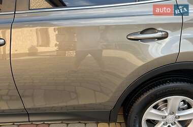 Позашляховик / Кросовер Toyota RAV4 2013 в 