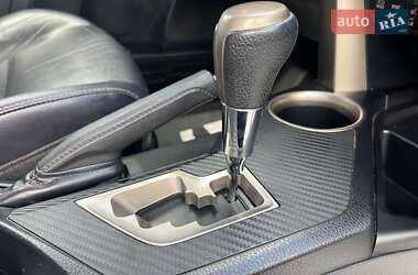 Позашляховик / Кросовер Toyota RAV4 2013 в 