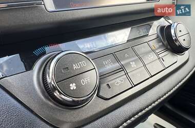Позашляховик / Кросовер Toyota RAV4 2013 в 