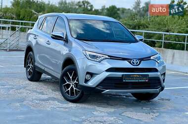 Внедорожник / Кроссовер Toyota RAV4 2016 в Киеве