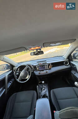 Внедорожник / Кроссовер Toyota RAV4 2013 в 