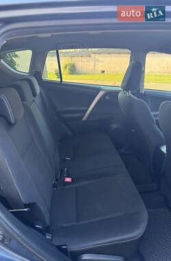 Внедорожник / Кроссовер Toyota RAV4 2013 в 