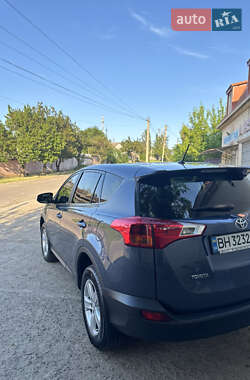 Внедорожник / Кроссовер Toyota RAV4 2013 в 