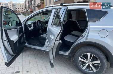 Внедорожник / Кроссовер Toyota RAV4 2016 в 
