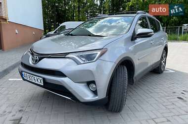 Внедорожник / Кроссовер Toyota RAV4 2016 в 