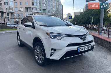 Позашляховик / Кросовер Toyota RAV4 2017 в Києві