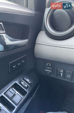 Внедорожник / Кроссовер Toyota RAV4 2017 в 