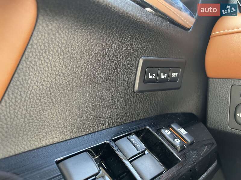 Внедорожник / Кроссовер Toyota RAV4 2017 в Киеве