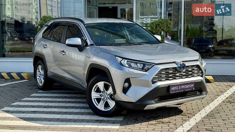 Внедорожник / Кроссовер Toyota RAV4 2020 в Чернигове