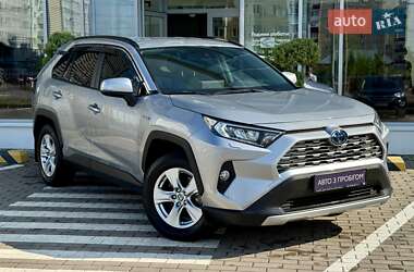 Внедорожник / Кроссовер Toyota RAV4 2020 в 