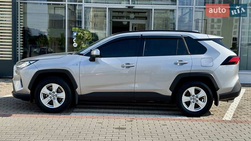 Внедорожник / Кроссовер Toyota RAV4 2020 в Чернигове