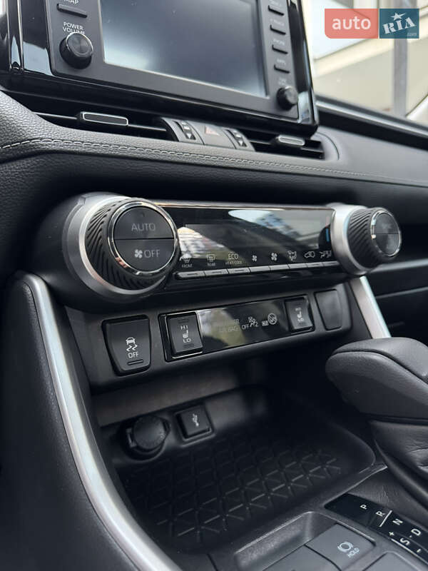 Внедорожник / Кроссовер Toyota RAV4 2021 в Ивано-Франковске