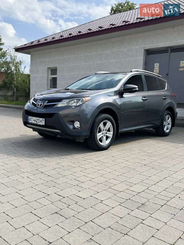 Внедорожник / Кроссовер Toyota RAV4 2013 в 
