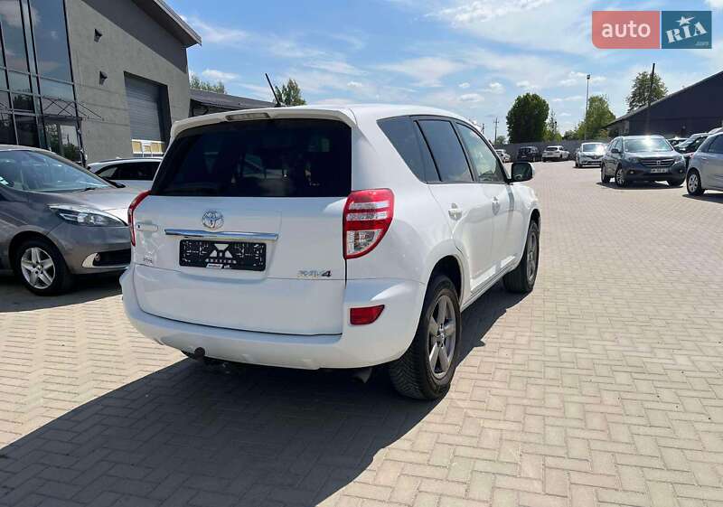 Внедорожник / Кроссовер Toyota RAV4 2012 в Киеве