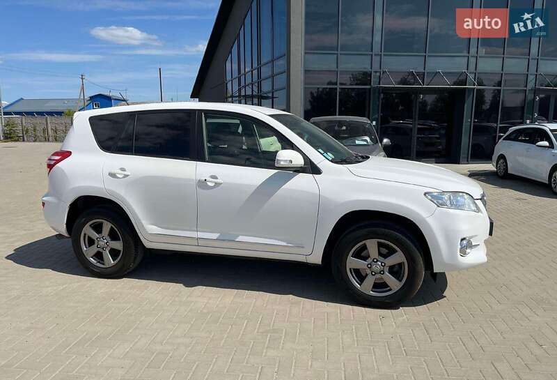 Внедорожник / Кроссовер Toyota RAV4 2012 в Киеве